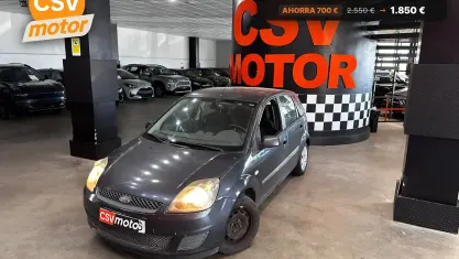 Usado Ford Fiesta Trend 70 CV (51 kW) 2008 Gris / plata Utilitario