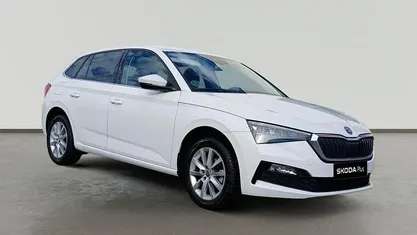 Blanco Usado 2024 Skoda Scala Ambition Utilitario | 19.990 € (Precio justo)