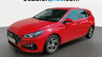 Usado Hyundai i30 120 CV (88 kW) 2022 Rojo Utilitario