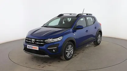 Usado Dacia Sandero Comfort 91 CV (66 kW) 2022 Azul Utilitario