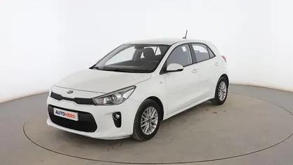 Usado Kia Rio 85 CV (62 kW) 2018 Blanco Utilitario