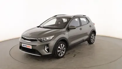 Usado Kia Stonic 84 CV (61 kW) 2021 Gris SUV