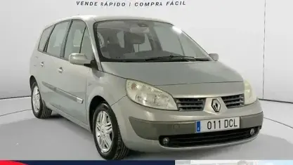 Usado Renault Scénic II Privilege 120 CV (88 kW) 2004 Beige Monovolumen
