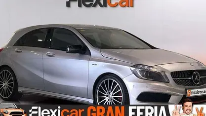 Usado Mercedes A250 AMG line 211 CV (155 kW) 2015 Gris / plata Berlina