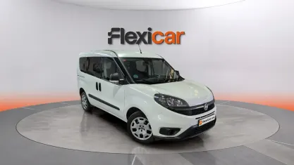 Usado Fiat Doblò Easy 95 CV (69 kW) 2020 Blanco Monovolumen