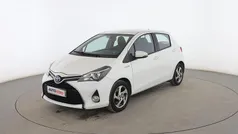 Blanco Usado 2016 Toyota Yaris Hybrid Active Utilitario | 11.199 € (Precio justo)