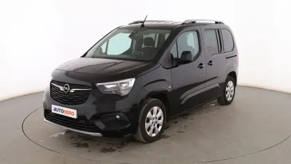 Usado Opel Combo Life Innovation 131 CV (96 kW) 2019 Negro Monovolumen