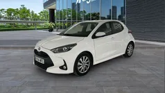 Blanco Usado 2023 Toyota Yaris Hybrid Active Utilitario | 19.100 € (Precio justo)