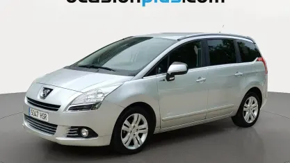 Usado Peugeot 5008 Style 115 HP (84 kW) 2013 Cinzento Monovolume