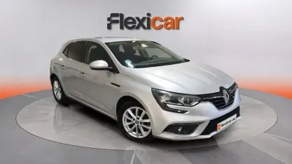 Usado Renault Mégane Zen 131 CV (96 kW) 2017 Gris Berlina