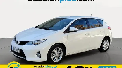 Usado Toyota Auris Active 132 CV (97 kW) 2015 Blanco Utilitario