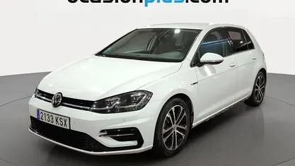 Käytetty VW Golf VII Sport 116 HP (85 kW) 2019 Valkoinen Viistoperä