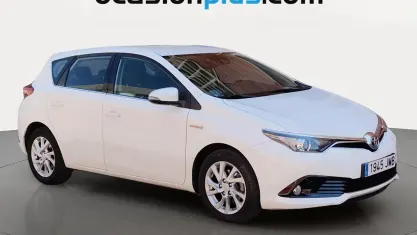 Usado Toyota Auris Hybrid Active 136 CV (100 kW) 2016 Blanco Berlina