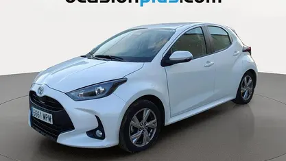 Usado 2024 Toyota Yaris Hybrid Active Utilitario | 16.910 € (Buen precio)
