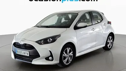 Usado 2024 Toyota Yaris Hybrid Active Utilitario | 16.182 € (Precio justo)