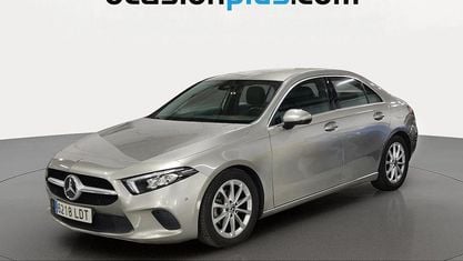 Usado Mercedes A180 116 CV (85 kW) 2020 Gris plata Berlina