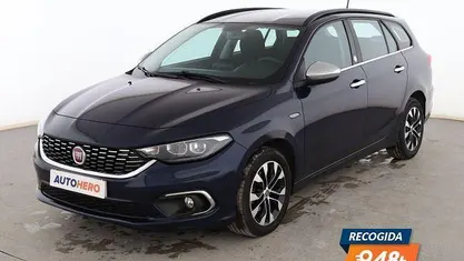 Usado Fiat Tipo Mirror 120 CV (88 kW) 2019 Azul Familiar