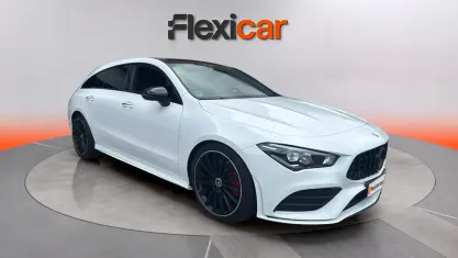 Usado Mercedes CLA200 Shooting Brake 163 CV (119 kW) 2020 Blanco Familiar