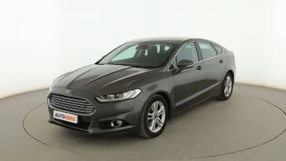 Usado Ford Mondeo Titanium 160 CV (117 kW) 2015 Dorado Berlina