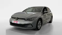 Gris Usado 2023 VW Golf VIII Life Berlina | 26.000 € (Precio justo)