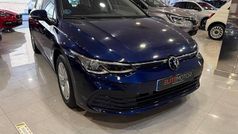 Azul Usado 2022 VW Golf VIII Life Berlina | 24.985 € (Precio justo)