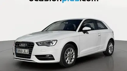 Usado Audi A3 Attraction 110 CV (80 kW) 2016 Blanco Utilitario