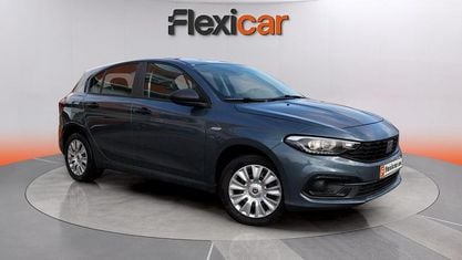 Usado Fiat Tipo 131 HP (96 kW) 2024 Cinzento Sedan