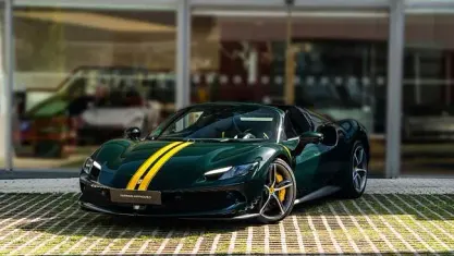Usado Ferrari 296 830 CV (610 kW) 2025 Verde metalizado