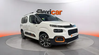 Usado Citroën Berlingo Shine 131 CV (96 kW) 2023 Blanco Monovolumen