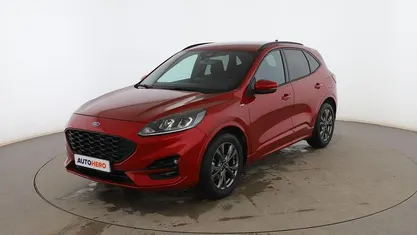 Rojo Usado 2022 Ford Kuga ST-Line SUV | 22.399 € (Precio justo)