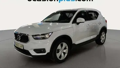 Gris plata Usado 2020 Volvo XC40 Momentum SUV | 26.810 € (Precio justo)