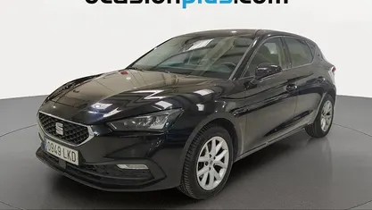 Usado Seat Leon Style 116 CV (85 kW) 2020 Negro Utilitario
