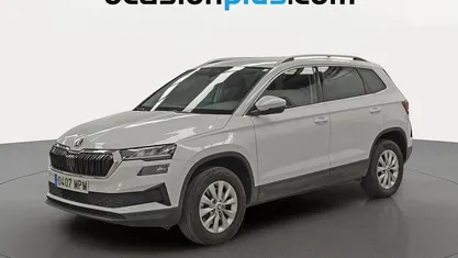 Usado Skoda Karoq Selection 116 CV (85 kW) 2024 Blanco SUV