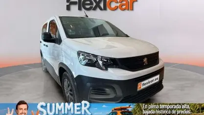 Usado Peugeot Rifter Active 102 CV (75 kW) 2023 Blanco Monovolumen