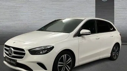 Usado Mercedes B180 136 CV (100 kW) 2021 Blanco polar Monovolumen