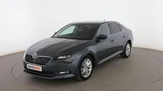 Gris Usado 2019 Skoda Superb Ambition Berlina | 17.899 € (Precio justo)