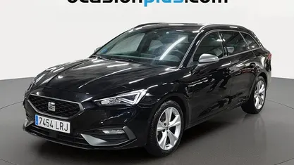 Usado Seat Leon FR 150 CV (110 kW) 2021 Negro Monovolumen