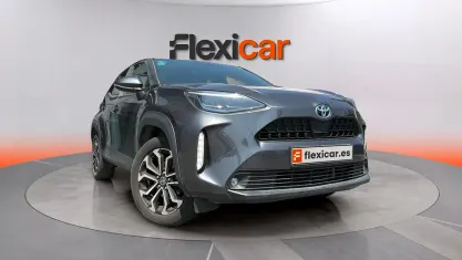 Usado Toyota Yaris Active 116 CV (85 kW) 2022 Gris Utilitario