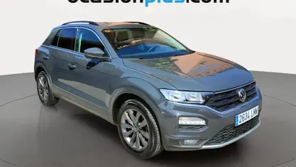 Usado VW T-Roc Advance 110 CV (80 kW) 2021 Gris SUV