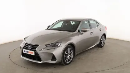 Usado Lexus IS300h Executive Line 223 CV (164 kW) 2019 Gris Berlina