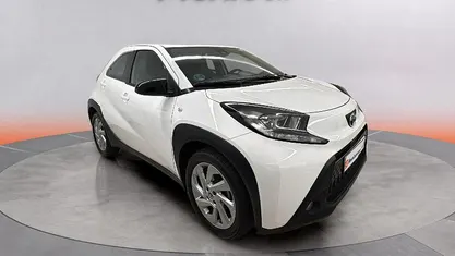 Usado 2024 Toyota Aygo X Play SUV | 11.990 € (Precio justo)