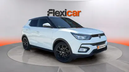 Usado SsangYong Tivoli Limited 115 CV (84 kW) 2019 Blanco SUV
