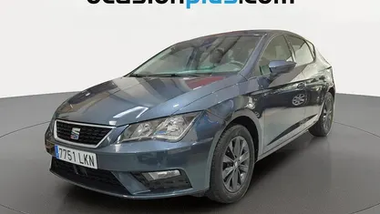 Usado Seat Leon Style 116 CV (85 kW) 2020 Gris Utilitario