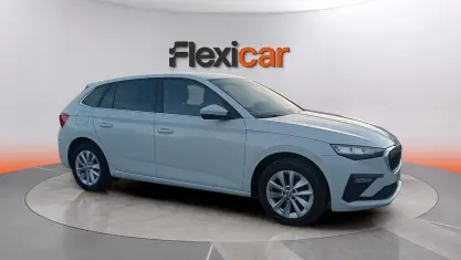 Usado Skoda Scala Selection 116 CV (85 kW) 2024 Blanco Utilitario