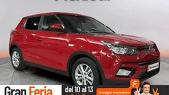 Rojo Usado 2017 Ssangyong Tivoli Limited SUV | 12.490 € (Precio justo)