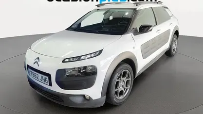Usado Citroën C4 Cactus Shine 100 CV (73 kW) 2015 Blanco Utilitario