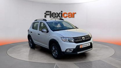 Usado Dacia Sandero Comfort 90 CV (66 kW) 2019 Blanco Berlina