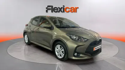 Usado Toyota Yaris Edition 125 CV (91 kW) 2022 Verde Utilitario