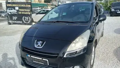 Usado Peugeot 5008 Family 114 HP (83 kW) 2011 Preto Monovolume