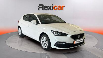 Usado Seat Leon Reference 116 HP (85 kW) 2022 Branco Citadino